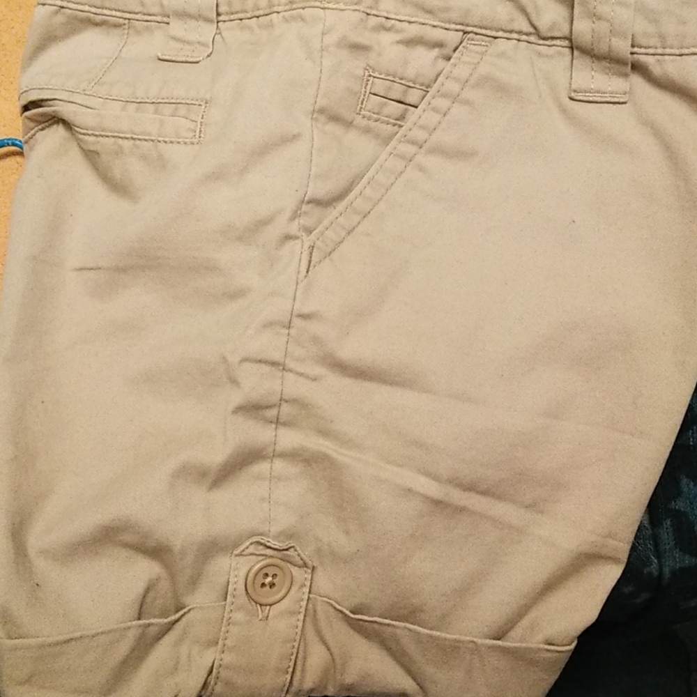 Girl Short - Picture 3 of 5